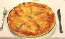 Pizza Margherita con acciughe